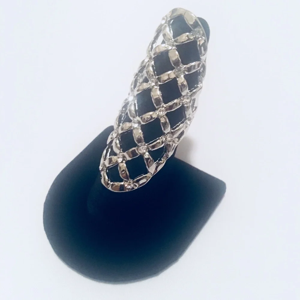 Silver Finger Guard Ring Size 7 NEW
